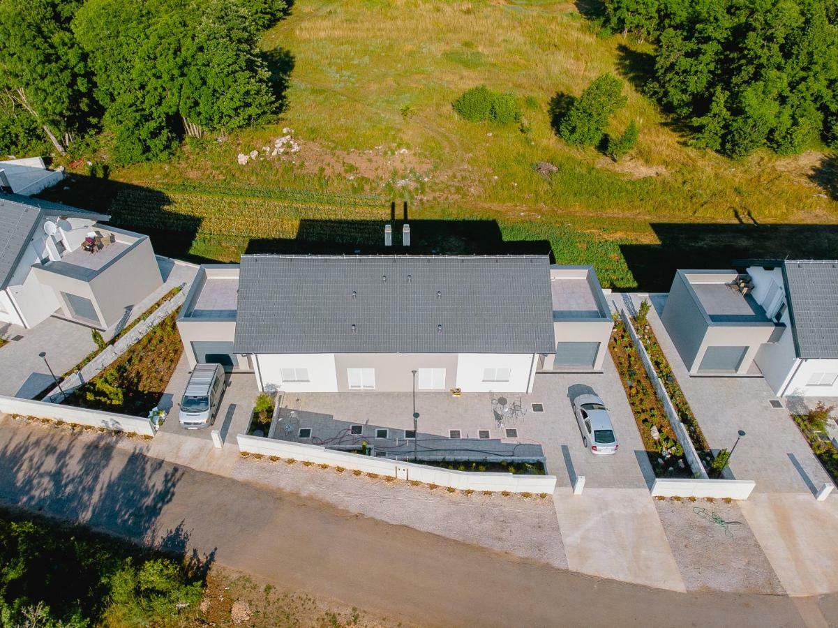 Villa Degenia Velebitica Lovinac  Exterior foto